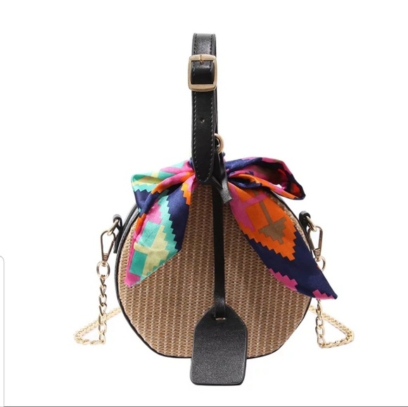Small  Round Beach HandBag for Women Black Color - Picture 3 of 7